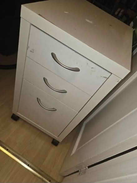 Photo of free White ikea style draw set (TN34) #1