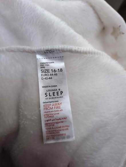 Photo of free Ladies dressing gown, Size 16-18 (Old Coulsdon CR5) #4