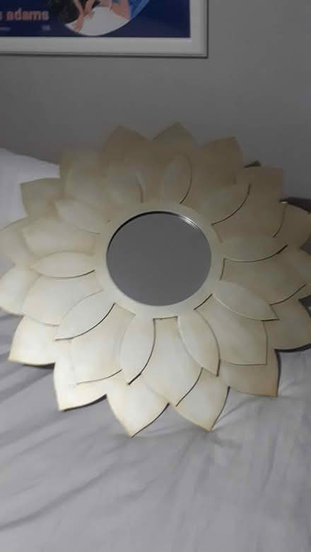 Photo of free Mirror (St George/Dupont) #1