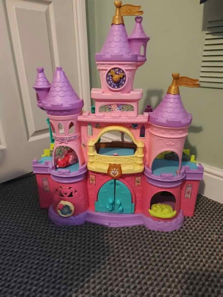 Photo of free Large princess castle (Mansfield, NG18) #1