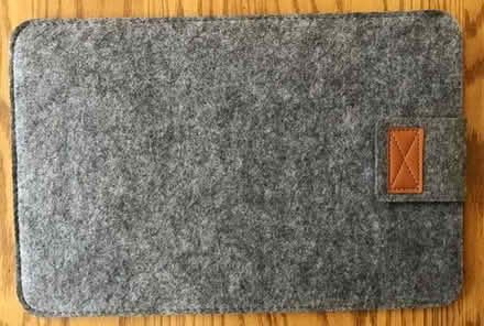 Photo of free sleeve/pouch for tablet, portable monitor or slim laptop [20886] #1