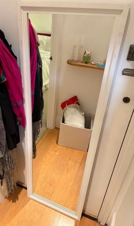 Photo of free Mirror (W11) #1