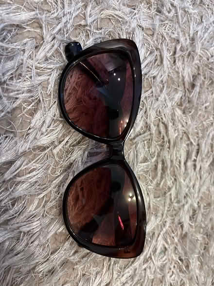Photo of free sunglasses (Hale End IG8) #1