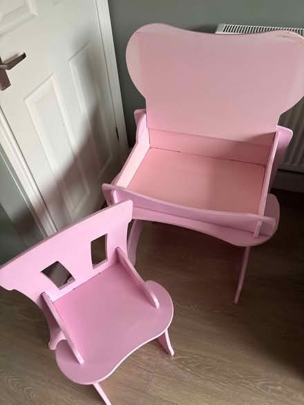 Photo of free Wooden pink kids desk (Hoddesdon EN11) #2