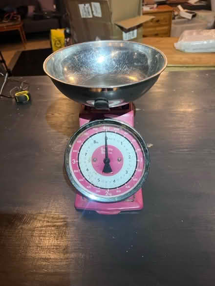 Photo of free Red kitchen scales (Lambs Green RH12) #1