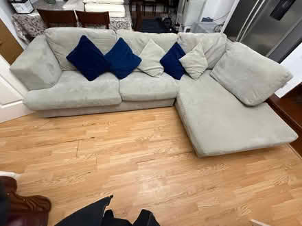 Photo of free L shape sofa with cushions (West Croydon CR0) #4