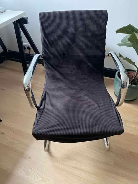 Photo of free Very comfy desk chair, fair condition (Elephant and castle SE1) #2