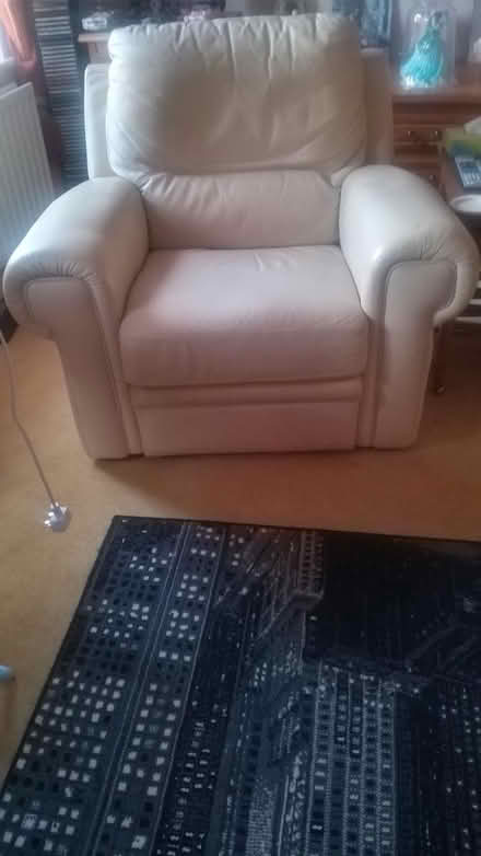 Photo of free 3 piece reclining suite (DA2) #2