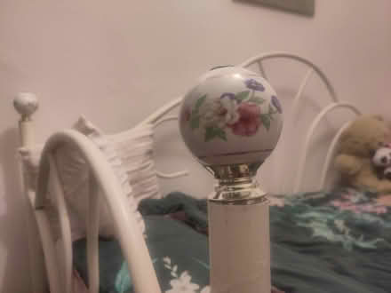 Photo of free Single bed or 2 single beds (Boxmoor HP1) #3