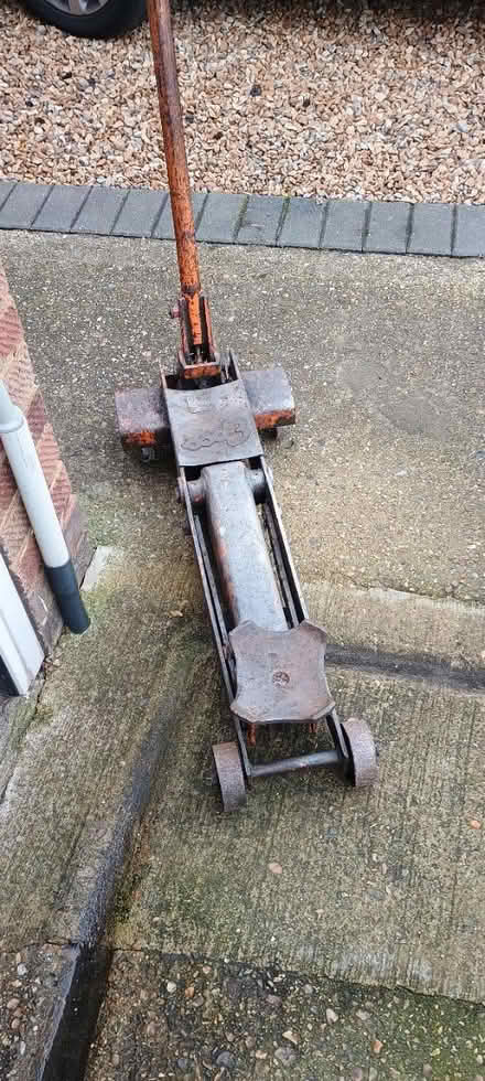 Photo of free Heavy duty trolley jack (Blackwater GU17) #2