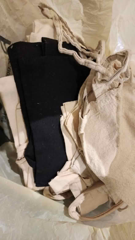 Photo of free Lots of tote bags (Swindon SN1) #1