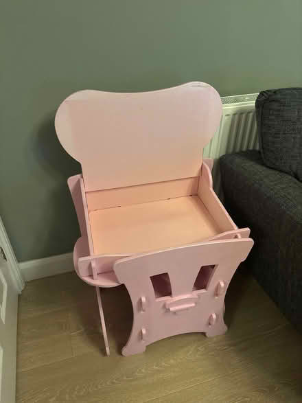Photo of free Pink wooden desk and chair (Hoddesdon EN11) #2