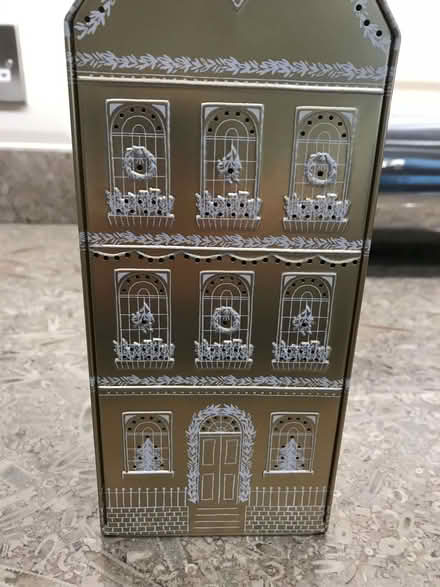 Photo of free M&S Light Up Christmas House Storage Tin (Tinkersley DE4) #2