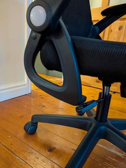 Photo of free Office desk chair (Alexandra Park M16) #2
