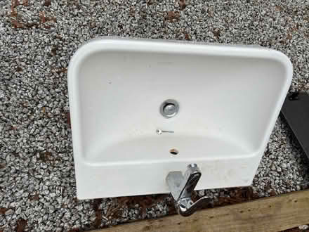 Photo of free Basin with tap (Northcourt OX14) #1