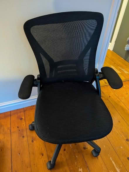 Photo of free Office desk chair (Alexandra Park M16) #1