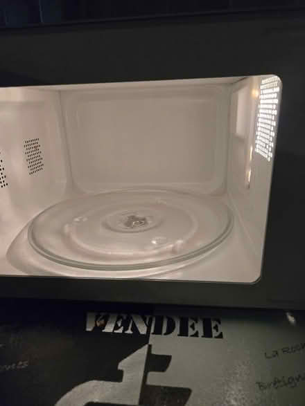 Photo of free Microwave (Nottingham NG15 7AH) #2