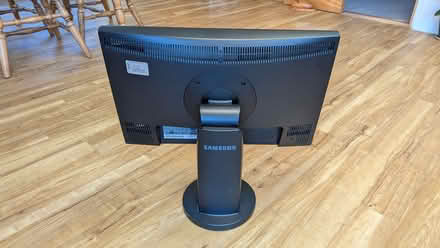 Photo of free Samsung SyncMaster 2243SW LCD Computer Monitor (Sandford BH20) #2
