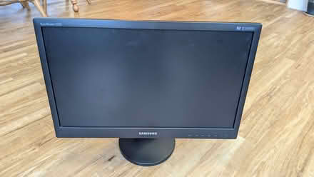 Photo of free Samsung SyncMaster 2243SW LCD Computer Monitor (Sandford BH20) #3