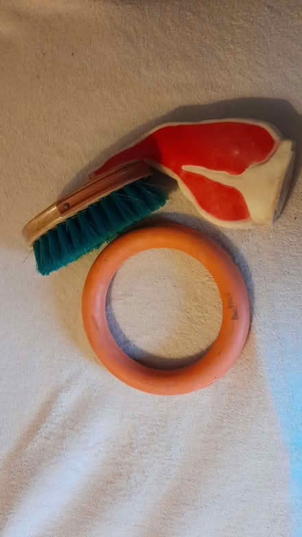 Photo of free Dog brush and toys (Loughton IG10) #1