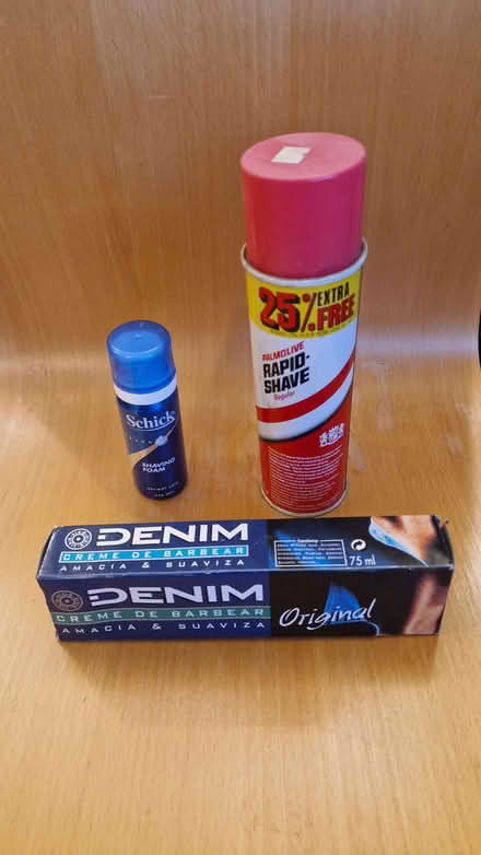 Photo of free Disposable razors and some shaving foam (Henley-on-Thames RG9) #2