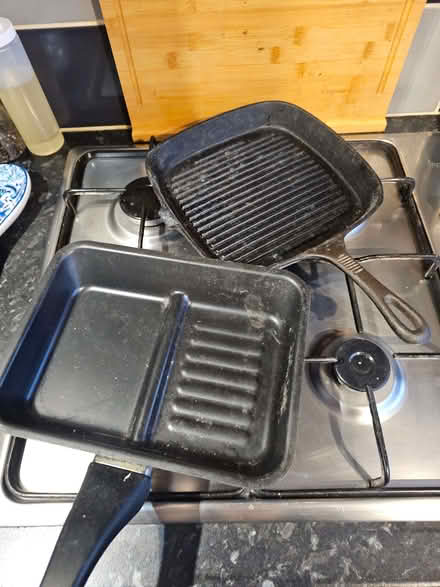 Photo of free 2 pans (Batemoor S8) #1