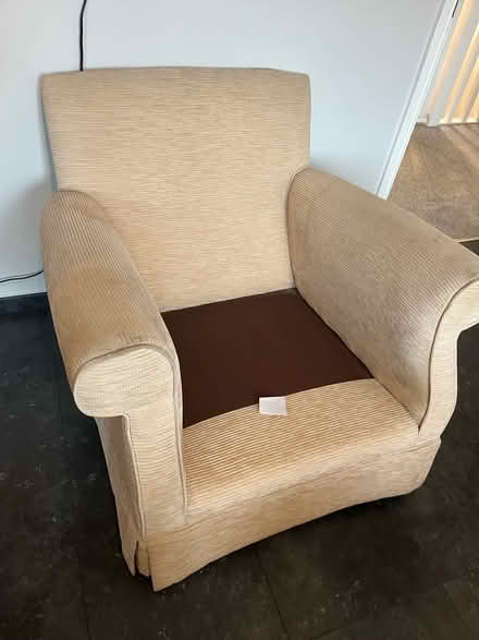Photo of free Large cream armchair comfy (Duckhall Farm HP3) #2
