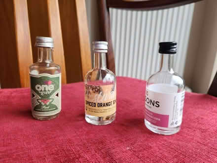 Photo of free Miniature glass bottles (Putnoe MK41) #1