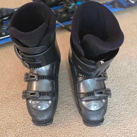 Photo of free Downhill skis and ski boots (14 & Farmington) #4
