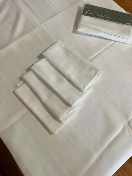 Photo of free white table cloth (Santo Domingo) #1