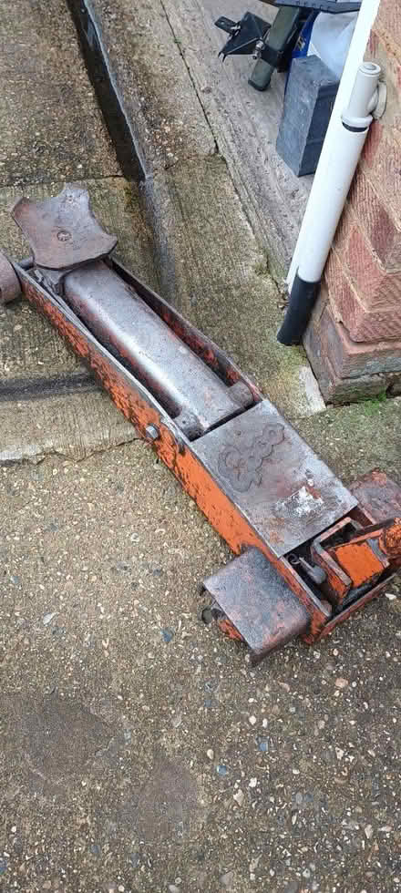 Photo of free Heavy duty trolley jack (Blackwater GU17) #1