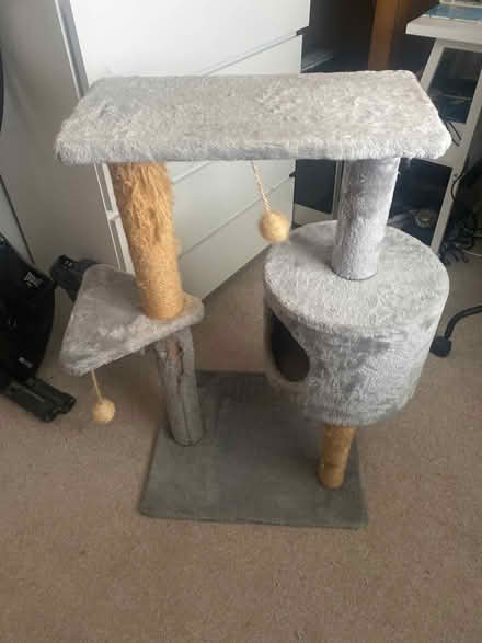 Photo of free Well used cat tree (Cranbourne Gardens MK41) #1
