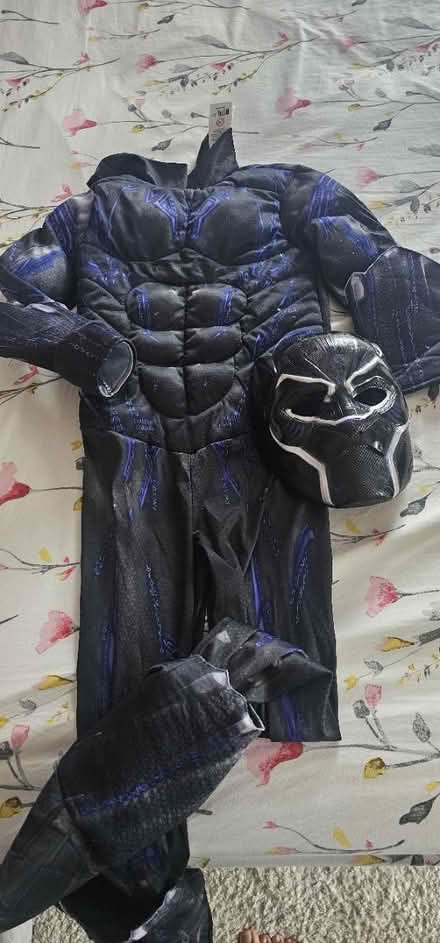 Photo of free Black panther costume- 6-8 yrs (SL3) #1