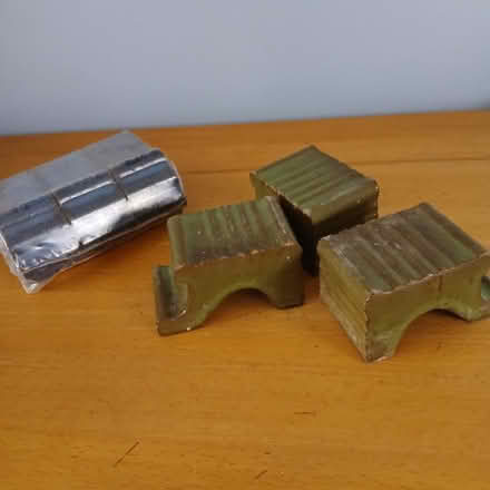 Photo of free Six pot feet (Bradford on Avon BA15) #1