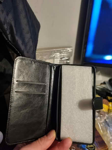 Photo of free Samsung s22 phone case new (SE20) #3