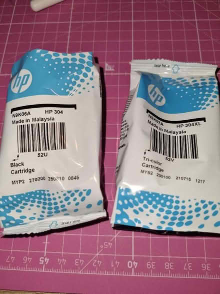 Photo of free hp304 black and tricolour ink cartridges as new (Longley S5) #1