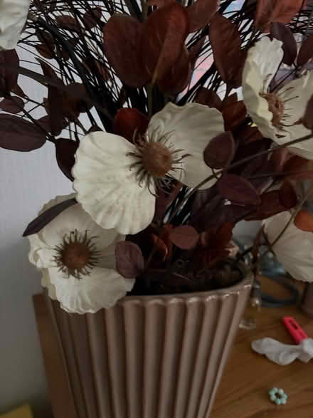 Photo of free Vase fake flowers (OL6, Ashton-under-lyne) #1