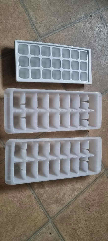 Photo of free Ice cube trays (Hailsham BN27) #1