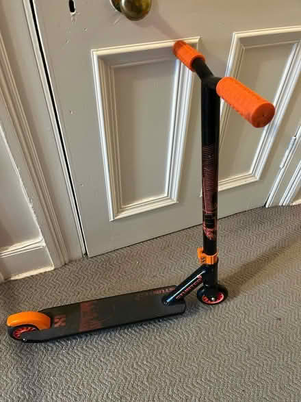 Photo of free 2 wheel stunt scooter (Bellevue EH7) #1