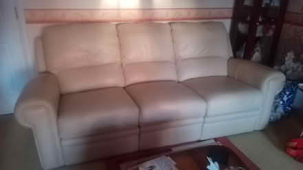 Photo of free 3 piece reclining suite (DA2) #3