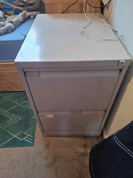 Photo of free 2 drawer filing cabinet (CR5 old coulsdon) #4
