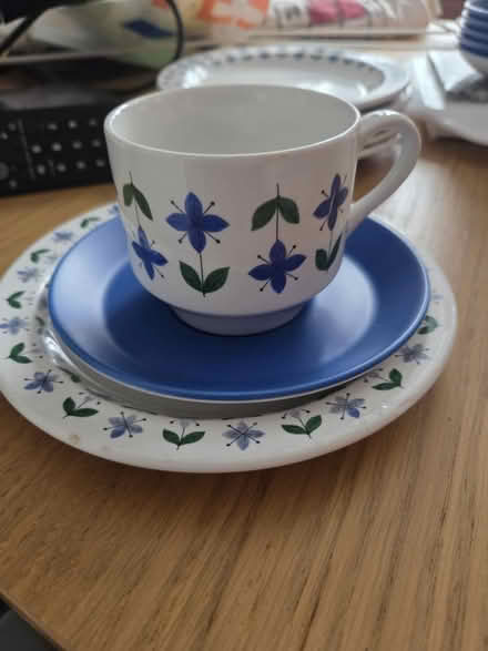 Photo of free Various cups, saucers and plates (Nottingham NG5) #1