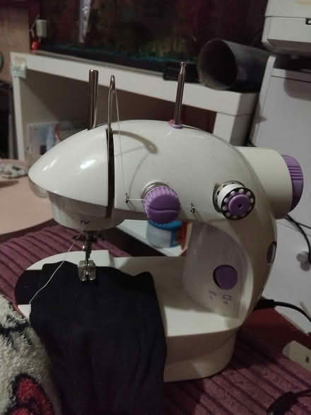 Photo of Sewing machine (DE21) #1