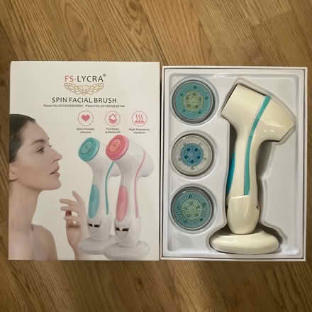 Photo of free Spin Facial Brush – not working (AL1 near Morrisons) #1