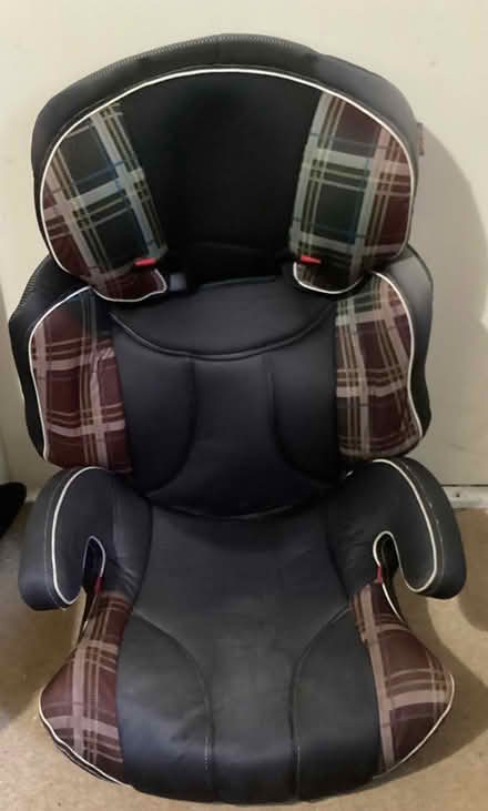 Photo of free Two Child Car Seats (Hyde SK14) #2