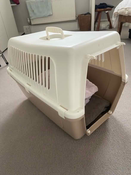 Photo of free Pet carrier (Chiswick W4) #2