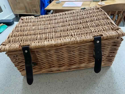 Photo of free Medium sized basket (Chiswick W4) #1