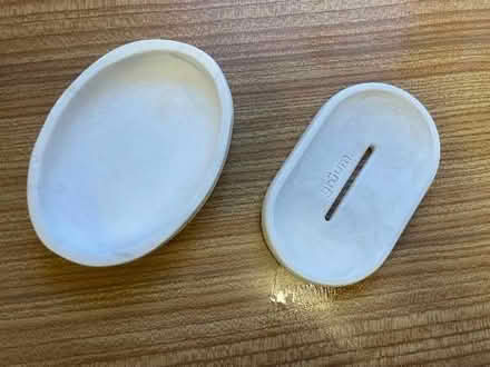 Photo of free white soap dishes (Millfield) #1