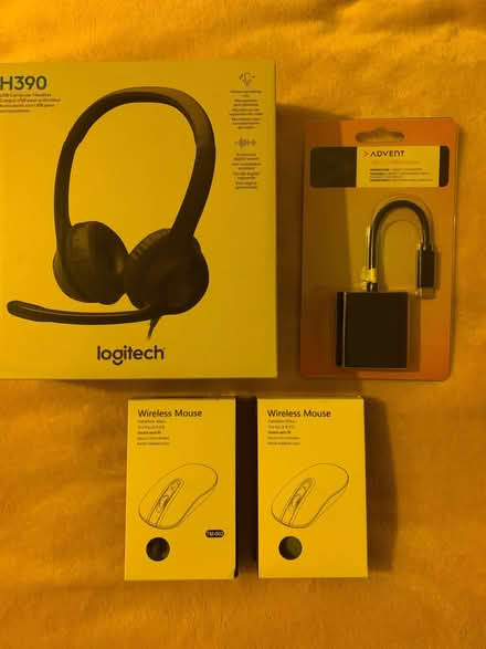 Photo of free Headphones, mouse x2 and adapter (New Malden KT3) #1
