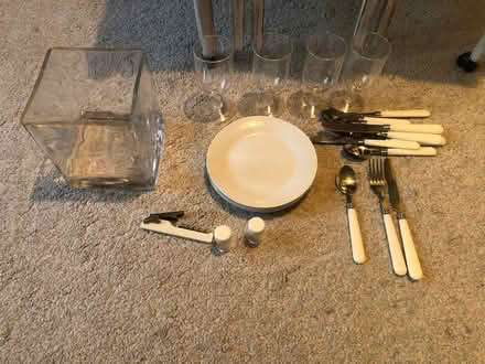 Photo of free Picnic set and a vase (Headley KT18 6) #1